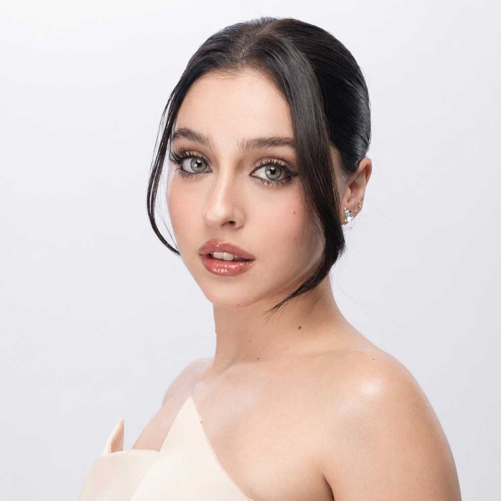 Cemre Baysel hangi liseden mezun?